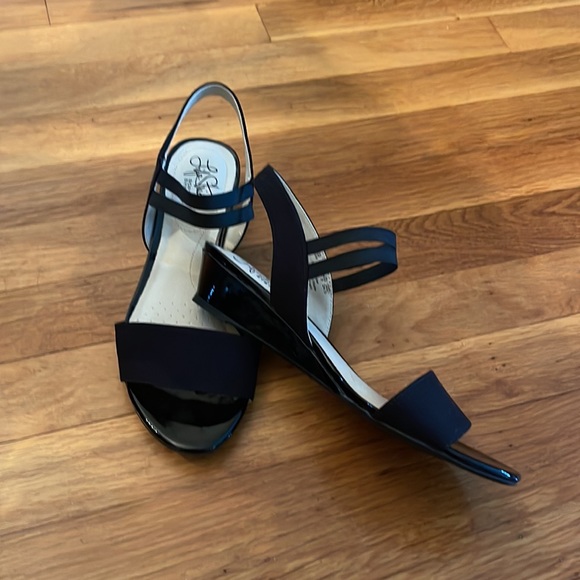 Life Stride Yolo Wedge Sandal in black size 7.5W  NWOT - Picture 10 of 11